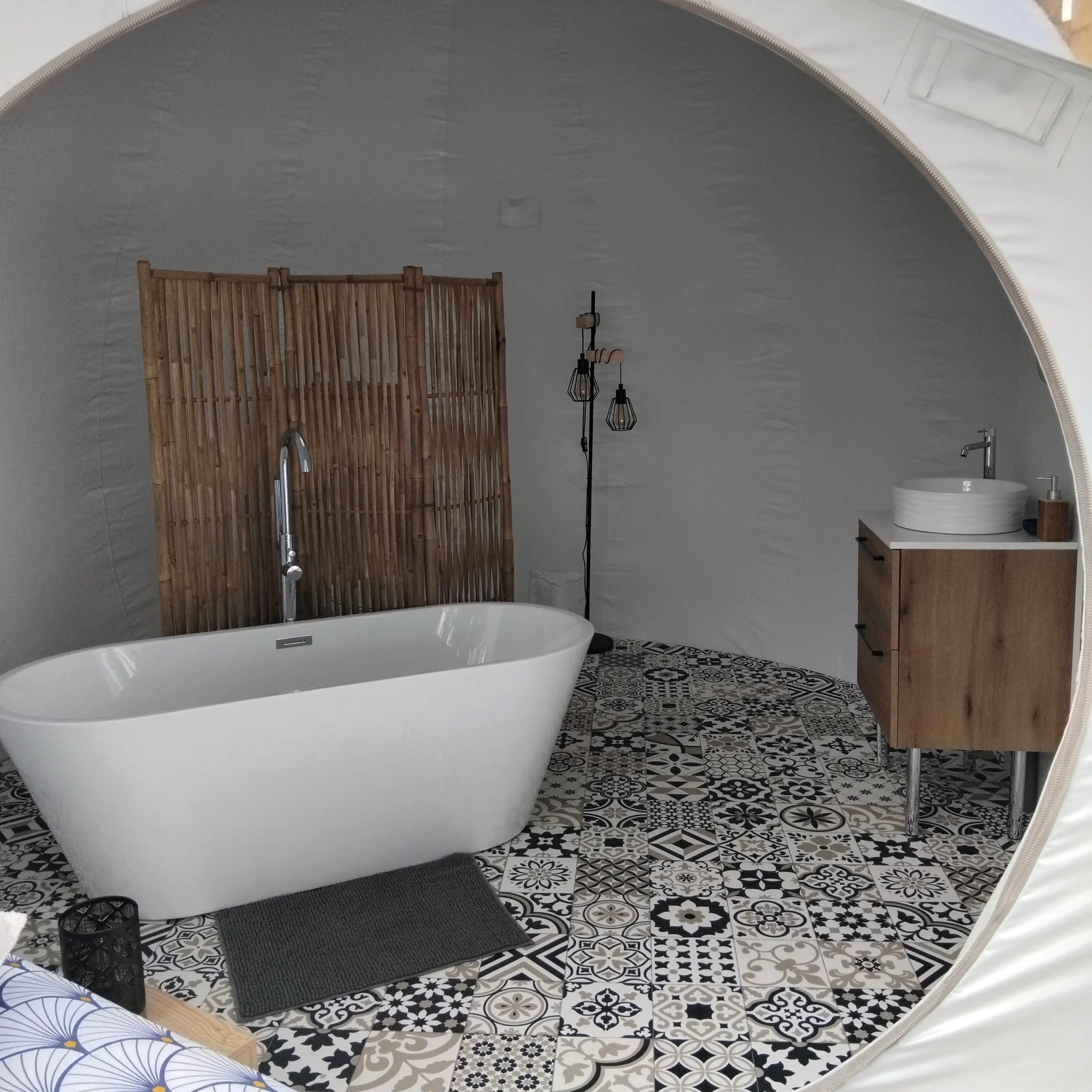 Salle de bain de la Bulle des Brosses étoilées
